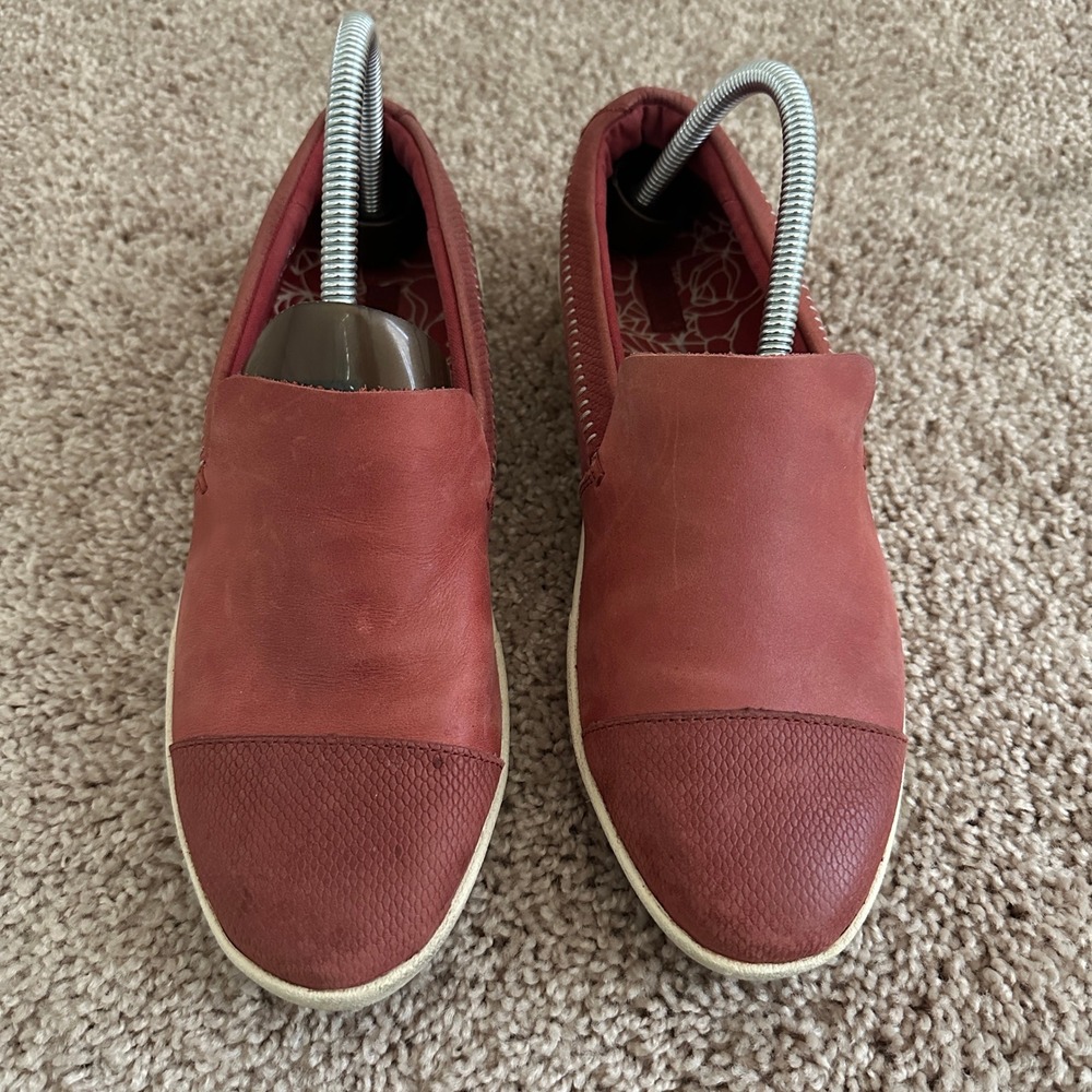 Olukai Alohi Slip On Sneakers‎ Women 9 Red Mud Leather Cap Toe 20337-RMRM